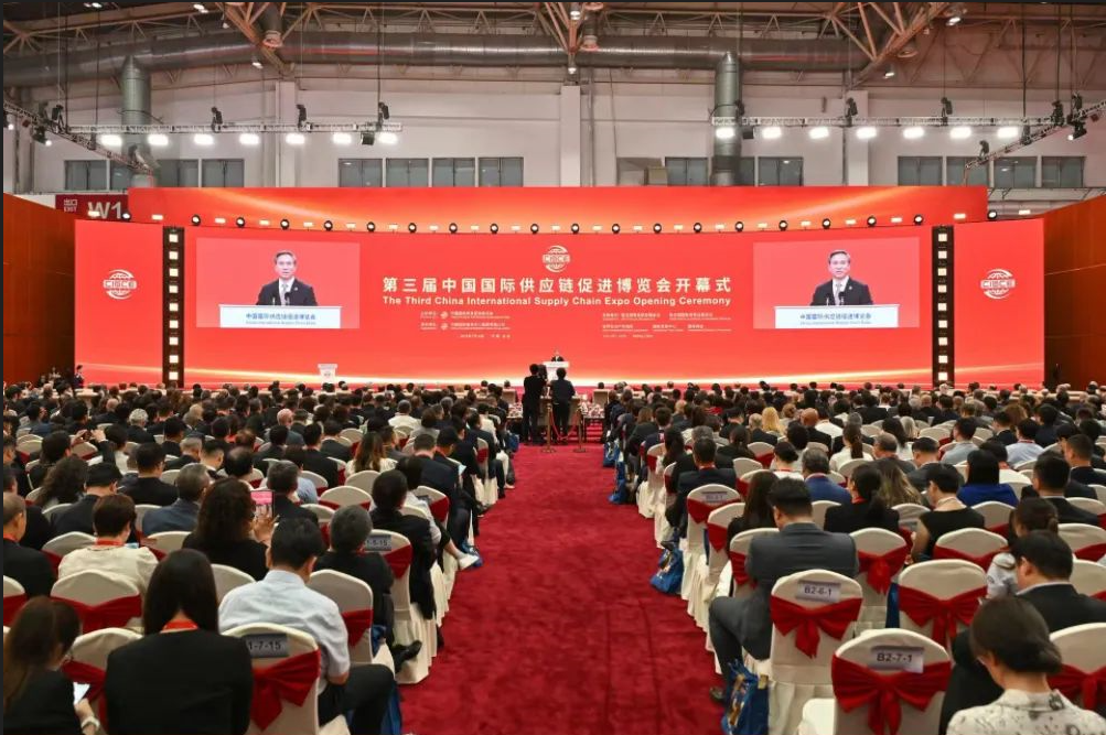 创新集团亮相中国国际供应链促进博览会 展示绿色铝业智造新范式
