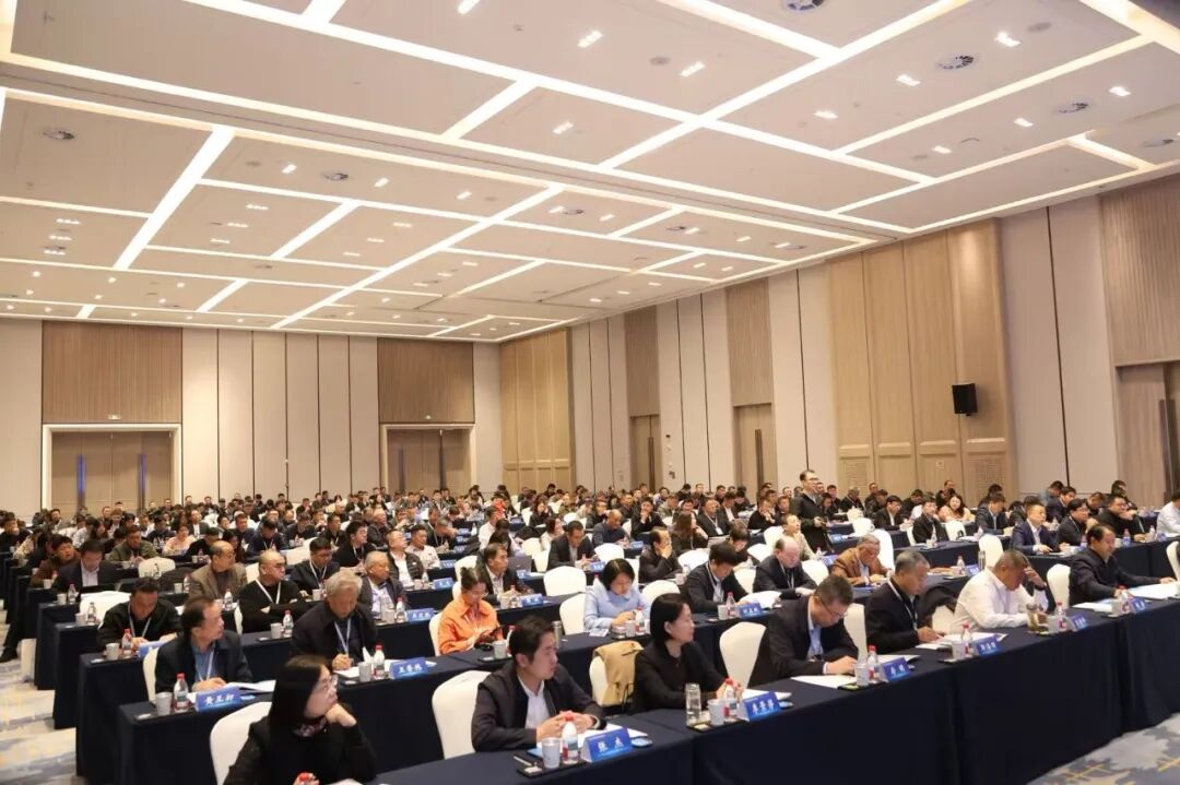 滨州铝协完成换届 张波任名誉会长 崔立新任会长