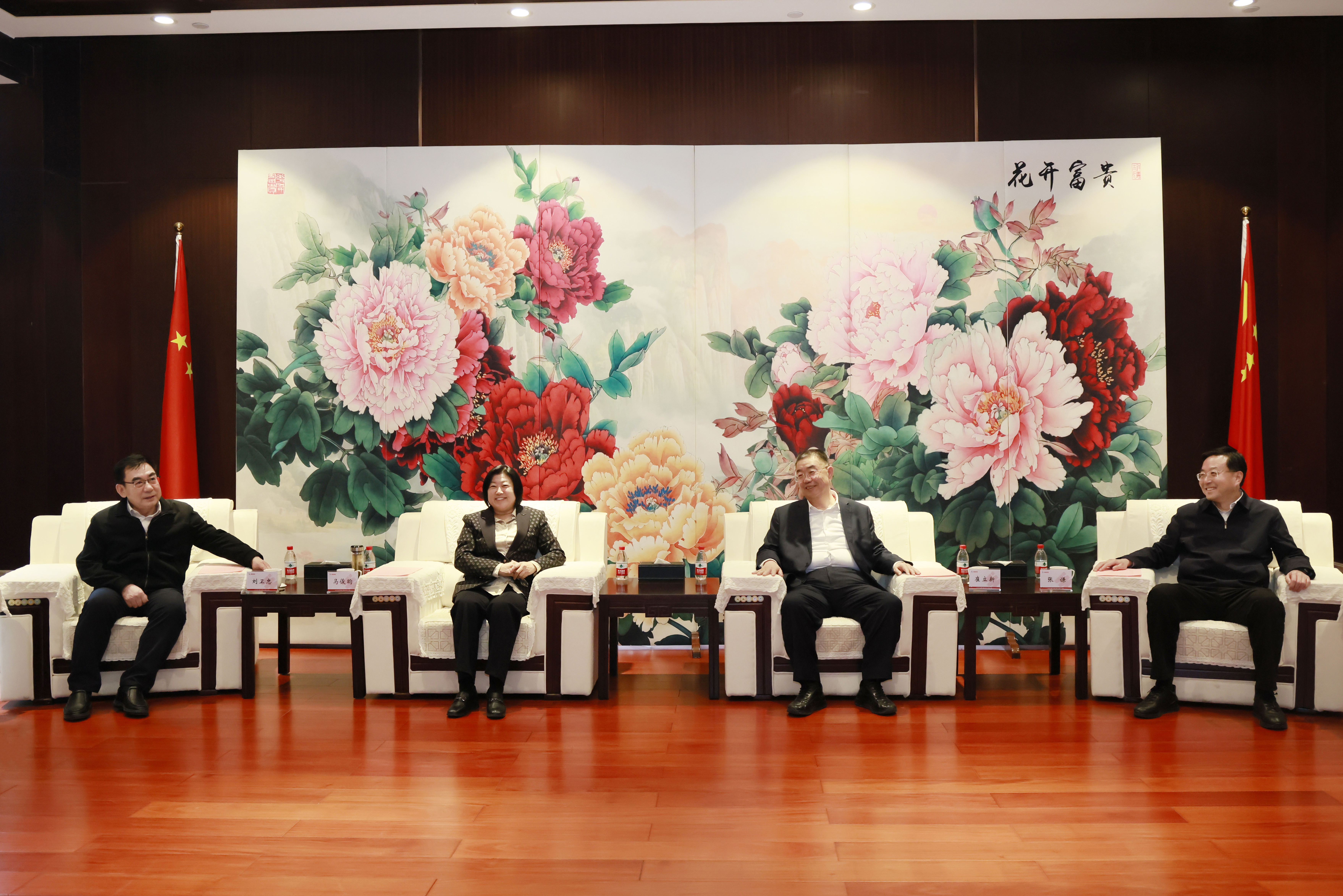 滨州市人大常委会党组书记、主任马俊昀走访慰问全国人大代表崔立新